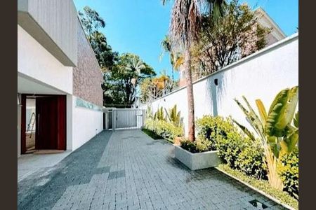 Casa à venda com 3 quartos, 472m² em Jardim dos Estados, São Paulo