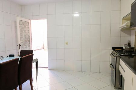 Casa para alugar com 233m², 3 quartos e 2 vagas Casa para alugar com 233m², 3 quartos e 2 vagasCozinha - 1º Pavimento