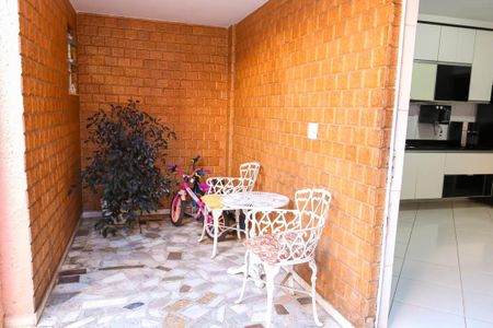 Casa para alugar com 233m², 3 quartos e 2 vagas Casa para alugar com 233m², 3 quartos e 2 vagasQuintal