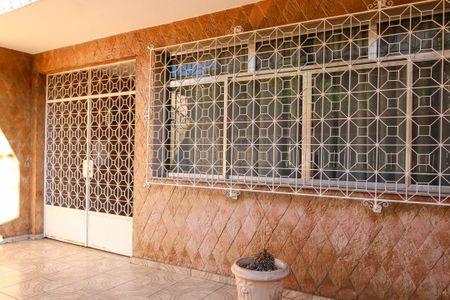 Casa para alugar com 233m², 3 quartos e 2 vagas Casa para alugar com 233m², 3 quartos e 2 vagasFachada