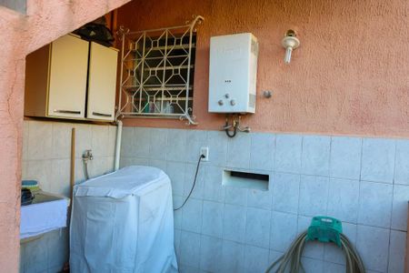 Casa para alugar com 233m², 3 quartos e 2 vagas Casa para alugar com 233m², 3 quartos e 2 vagasÁrea de Serviço - 2º Pavimento