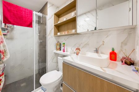 Apartamento à venda com 37m², 2 quartos e 1 vaga Apartamento à venda com 37m², 2 quartos e 1 vagaBanheiro