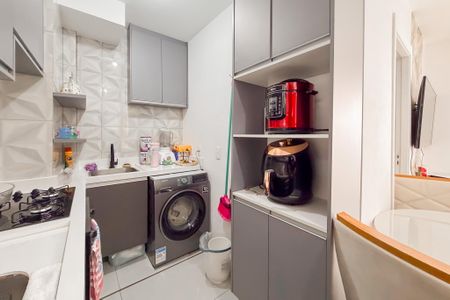 Apartamento à venda com 37m², 2 quartos e 1 vaga Apartamento à venda com 37m², 2 quartos e 1 vagaCozinha e Área de Serviço