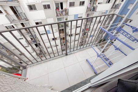 Apartamento à venda com 37m², 2 quartos e 1 vaga Apartamento à venda com 37m², 2 quartos e 1 vagaSala - Varanda