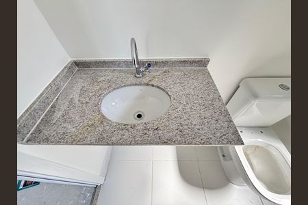 Apartamento à venda com 38m², 2 quartos e sem vaga Apartamento à venda com 38m², 2 quartos e sem vagaBanheiro
