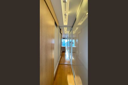 Apartamento à venda com 37m², 1 quarto e 1 vagaCloset da suíte