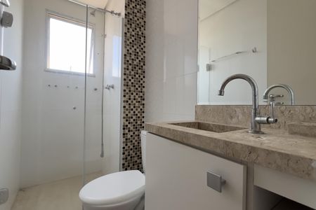 Banheiro da Suíte de apartamento para alugar com 2 quartos, 65m² em Vila Galvão, Guarulhos