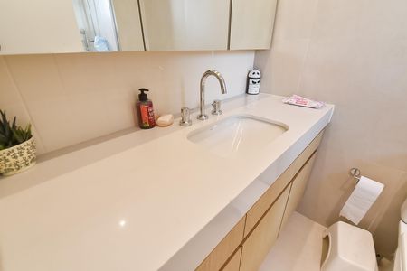 Apartamento à venda com 148m², 3 quartos e 2 vagas Apartamento à venda com 148m², 3 quartos e 2 vagasBanheiro da suíte 2