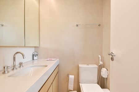 Apartamento à venda com 148m², 3 quartos e 2 vagas Apartamento à venda com 148m², 3 quartos e 2 vagasBanheiro da suíte 2