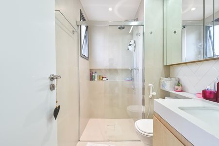 Apartamento à venda com 148m², 3 quartos e 2 vagas Apartamento à venda com 148m², 3 quartos e 2 vagasBanheiro da suíte 3