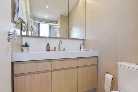 Apartamento à venda com 148m², 3 quartos e 2 vagas Apartamento à venda com 148m², 3 quartos e 2 vagasBanheiro da suíte 2