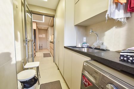 Apartamento à venda com 148m², 3 quartos e 2 vagas Apartamento à venda com 148m², 3 quartos e 2 vagasÁrea de serviço