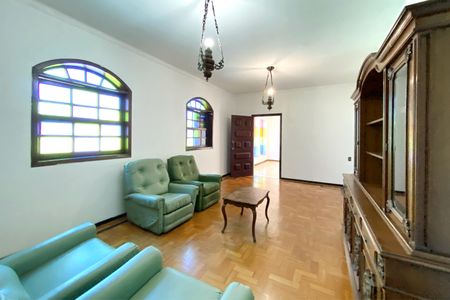 Casa para alugar com 500m², 6 quartos e 2 vagasSala