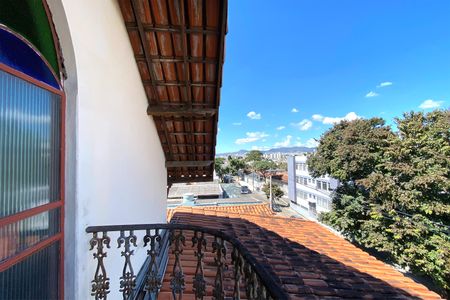 Casa para alugar com 500m², 6 quartos e 2 vagasSacada Sótão