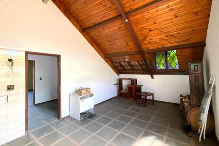 Casa para alugar com 500m², 6 quartos e 2 vagasSótão