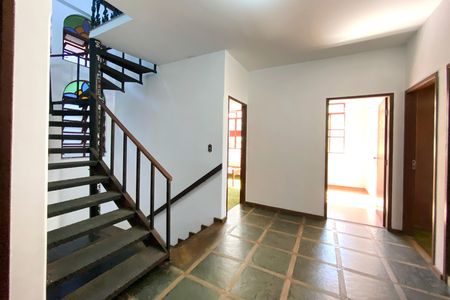 Casa para alugar com 500m², 6 quartos e 2 vagasSaleta