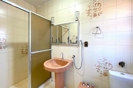 Casa para alugar com 500m², 6 quartos e 2 vagasBanheiro da Suíte