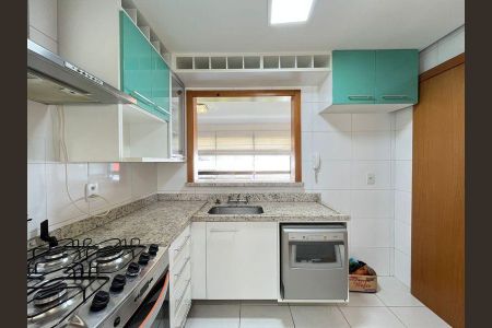 Cozinha de apartamento para alugar com 2 quartos, 73m² em São João, Porto Alegre
