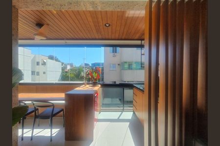 Apartamento à venda com 89m², 3 quartos e 2 vagasVaranda