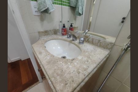 Apartamento à venda com 89m², 3 quartos e 2 vagasBanheiro social