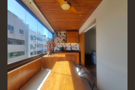 Apartamento à venda com 89m², 3 quartos e 2 vagasVaranda