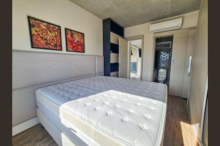Suite de apartamento para alugar com 1 quarto, 74m² em Santo Amaro, São Paulo