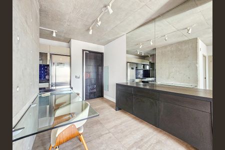 Sala de apartamento para alugar com 1 quarto, 74m² em Santo Amaro, São Paulo