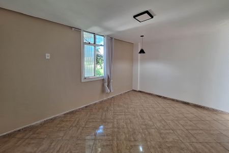 Sala de apartamento para alugar com 2 quartos, 72m² em Fátima, Niterói