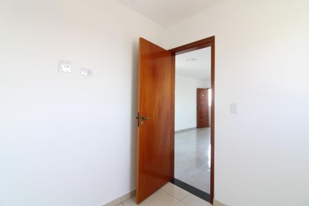 Quarto 2 de apartamento para alugar com 2 quartos, 54m² em Vila Silvia, São Paulo