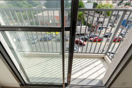 Apartamento para alugar com 44m², 2 quartos e sem vaga Apartamento para alugar com 44m², 2 quartos e sem vagaSala - Sacada