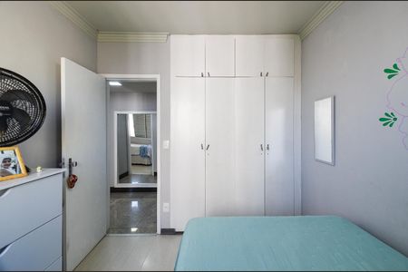 Apartamento à venda com 106m², 3 quartos e 2 vagasQuarto 2