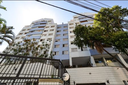 Apartamento à venda com 106m², 3 quartos e 2 vagasFachada