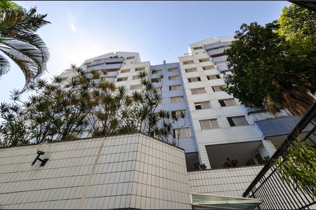 Apartamento à venda com 106m², 3 quartos e 2 vagasFachada