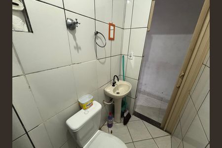 Casa para alugar com 56m², 1 quarto e 1 vaga Casa para alugar com 56m², 1 quarto e 1 vagaBanheiro