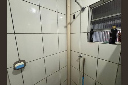Banheiro de casa para alugar com 1 quarto, 56m² em Conjunto Residencial José Bonifácio, São Paulo