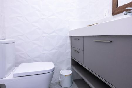 Apartamento para alugar com 47m², 1 quarto e 2 vagas Apartamento para alugar com 47m², 1 quarto e 2 vagasBanheiro social
