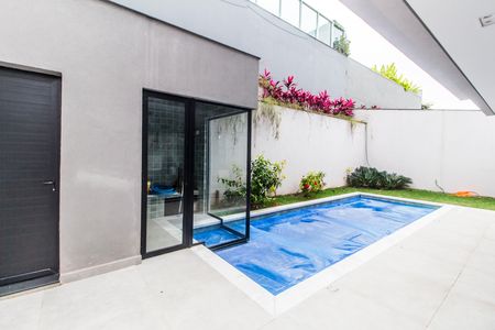 Casa de condomínio à venda com 423m², 4 quartos e 4 vagas Casa de condomínio à venda com 423m², 4 quartos e 4 vagasPiscina