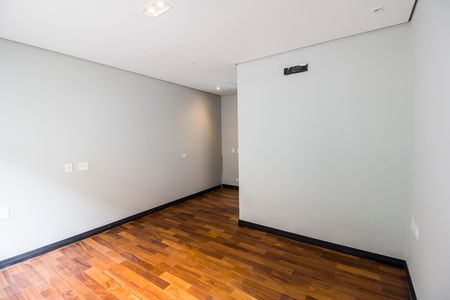 Casa de condomínio à venda com 423m², 4 quartos e 4 vagas Casa de condomínio à venda com 423m², 4 quartos e 4 vagasSuíte 3