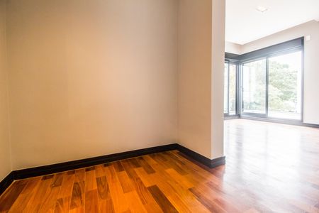 Casa de condomínio à venda com 423m², 4 quartos e 4 vagas Casa de condomínio à venda com 423m², 4 quartos e 4 vagasCloset da suíte