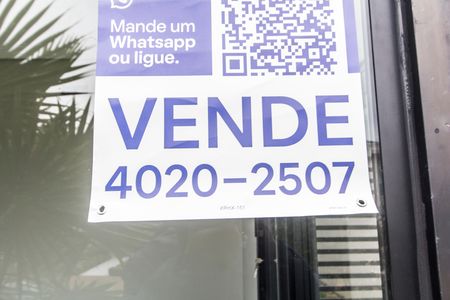 Casa de condomínio à venda com 423m², 4 quartos e 4 vagas Casa de condomínio à venda com 423m², 4 quartos e 4 vagasVista da Rua