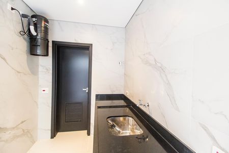 Casa de condomínio à venda com 423m², 4 quartos e 4 vagas Casa de condomínio à venda com 423m², 4 quartos e 4 vagasÁrea de Serviço