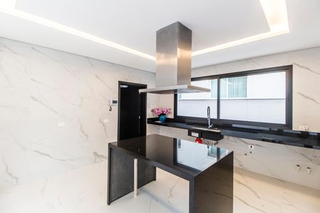 Casa de condomínio à venda com 423m², 4 quartos e 4 vagas Casa de condomínio à venda com 423m², 4 quartos e 4 vagasÁrea gourmet