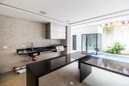 Casa de condomínio à venda com 423m², 4 quartos e 4 vagas Casa de condomínio à venda com 423m², 4 quartos e 4 vagasÁrea gourmet