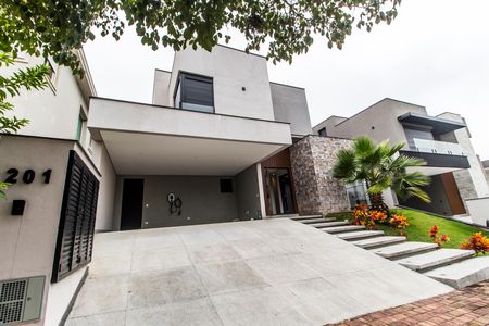 Casa de condomínio à venda com 423m², 4 quartos e 4 vagas Casa de condomínio à venda com 423m², 4 quartos e 4 vagasGaragem