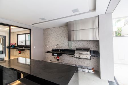 Casa de condomínio à venda com 423m², 4 quartos e 4 vagas Casa de condomínio à venda com 423m², 4 quartos e 4 vagasÁrea gourmet
