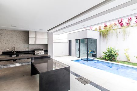 Casa de condomínio à venda com 423m², 4 quartos e 4 vagas Casa de condomínio à venda com 423m², 4 quartos e 4 vagasÁrea de Serviço