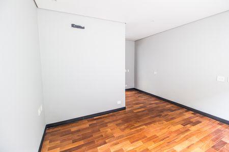 Casa de condomínio à venda com 423m², 4 quartos e 4 vagas Casa de condomínio à venda com 423m², 4 quartos e 4 vagasSuíte 2