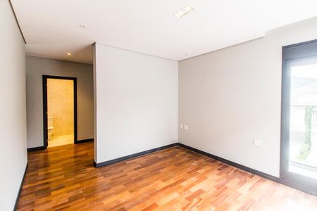 Casa de condomínio à venda com 423m², 4 quartos e 4 vagas Casa de condomínio à venda com 423m², 4 quartos e 4 vagasSuíte 4