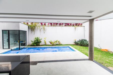 Casa de condomínio à venda com 423m², 4 quartos e 4 vagas Casa de condomínio à venda com 423m², 4 quartos e 4 vagasVista da Sala