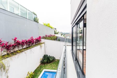 Casa de condomínio à venda com 423m², 4 quartos e 4 vagas Casa de condomínio à venda com 423m², 4 quartos e 4 vagasVista da Suíte